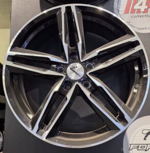 Stylish alloy wheel with spokes